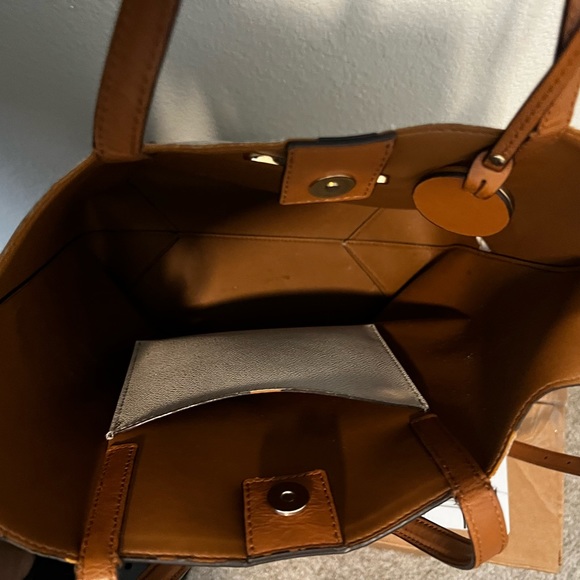 Michael Kors totes - Picture 3 of 6